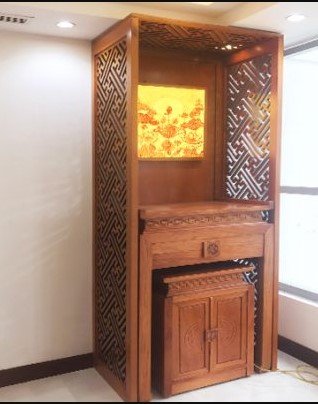 Bàn thờ gỗ Tần Bì đứng đẹp cho không gian tâm linh