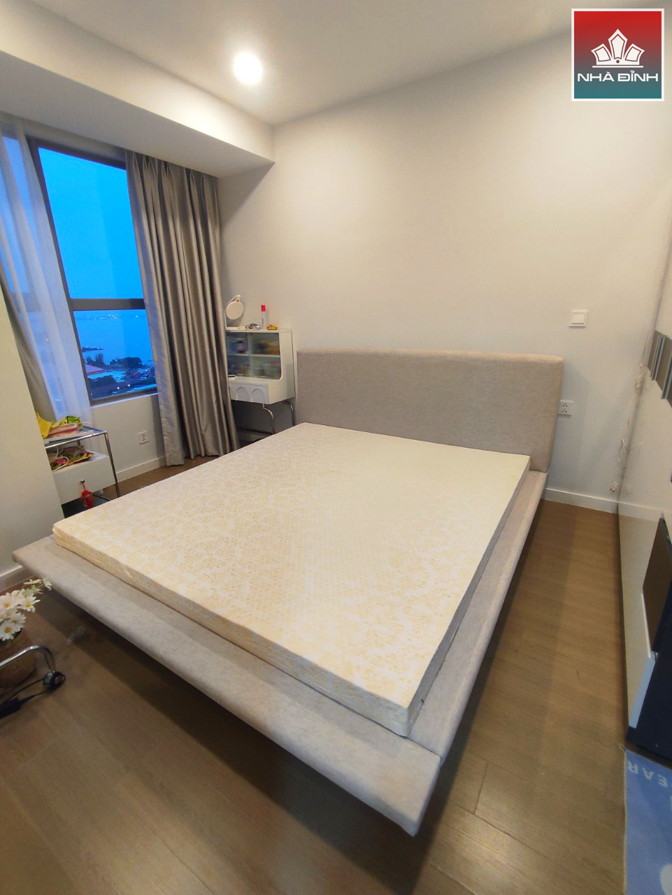 Giường ngủ gỗ Tần Bì