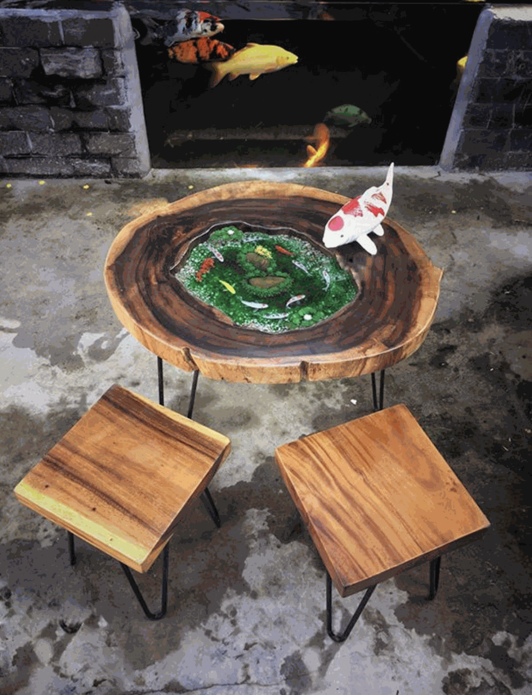 Chất liệu gỗ kết hợp phủ keo Epoxy resin trong suốt dẫn tới màu sắc đậm hài hòa, nổi bật