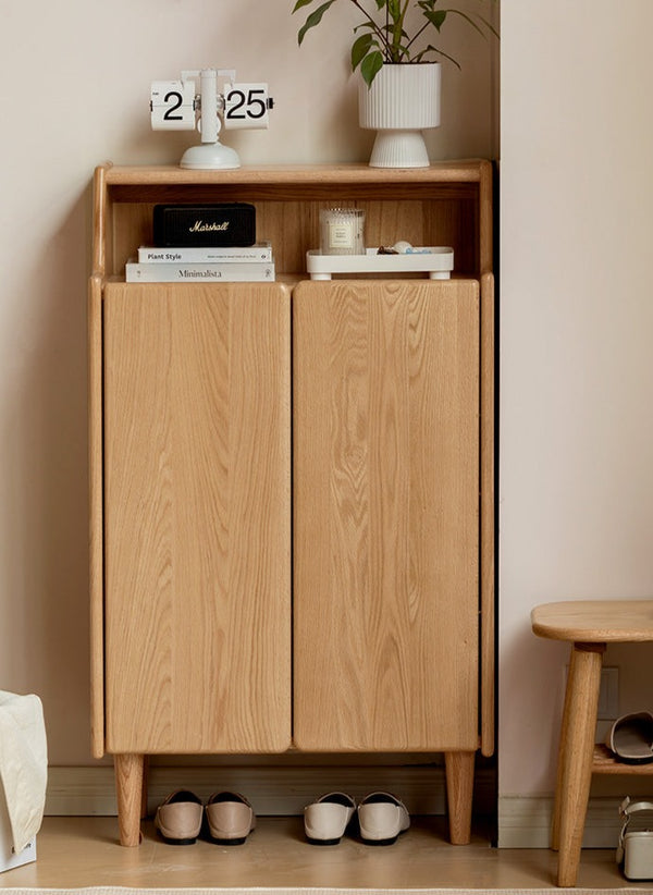 Tủ giày gỗ Sồi (Oak) tự nhiên đơn giản mà đẹp, đem đến cho không gian sự sang trọng, lịch lãm