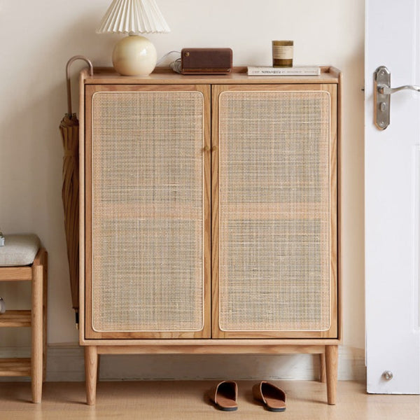 Tủ giày gỗ sồi (Oak) 2 cánh với thiết kế gọn gàng, kiểu dáng nhỏ gọn giúp tiết kiệm không gian