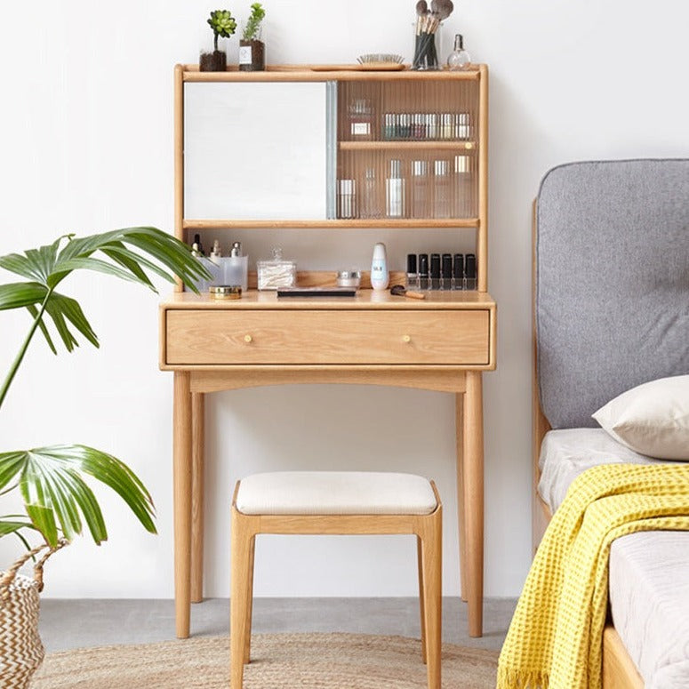 Bàn trang điểm gỗ Sồi (Oak) với kích thước “khiêm tốn”, phù hợp với những gia đình chật hẹp