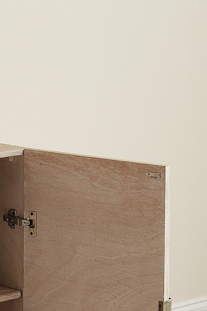 tu-trang-tri-go-soi-oak-cao-81-rong-81-sau-42-cm-23851