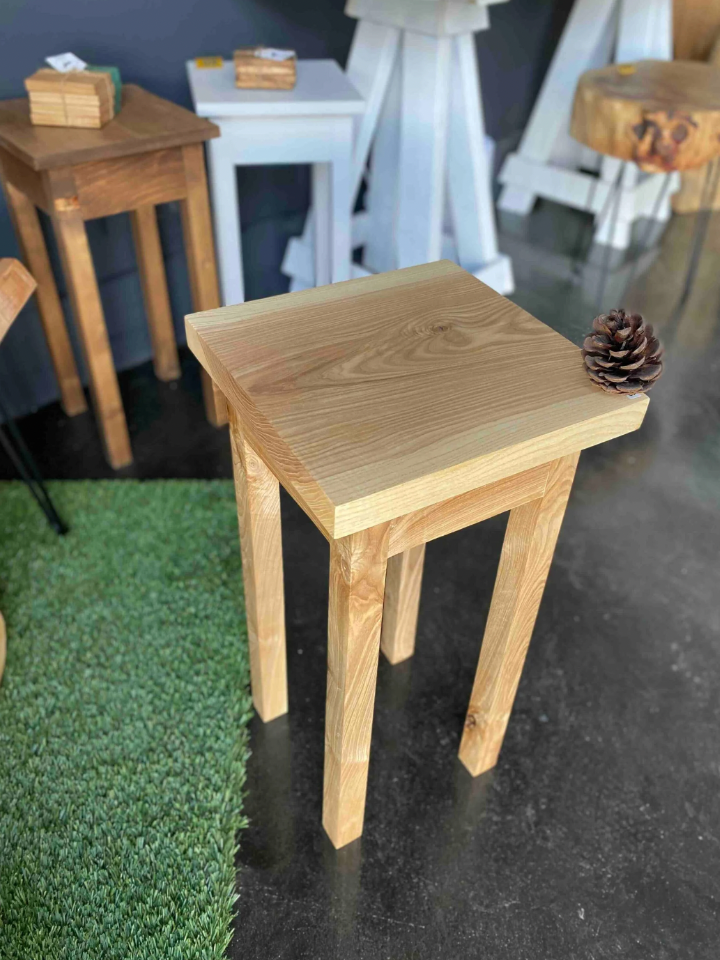 Ghế Đẩu Gỗ Tần Bì Rộng 28 Sâu 28 cao 58 (cm)