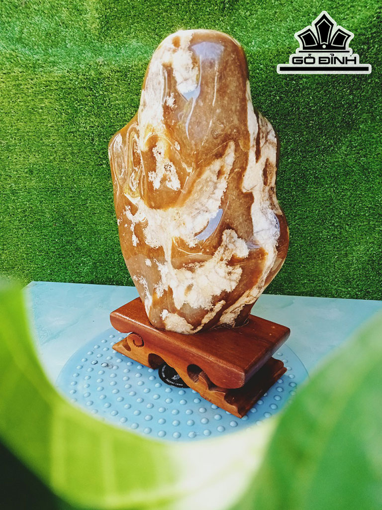 Tác Phẩm Đá Mã Não Cao 29 Ngang 18 (cm) 4kg
