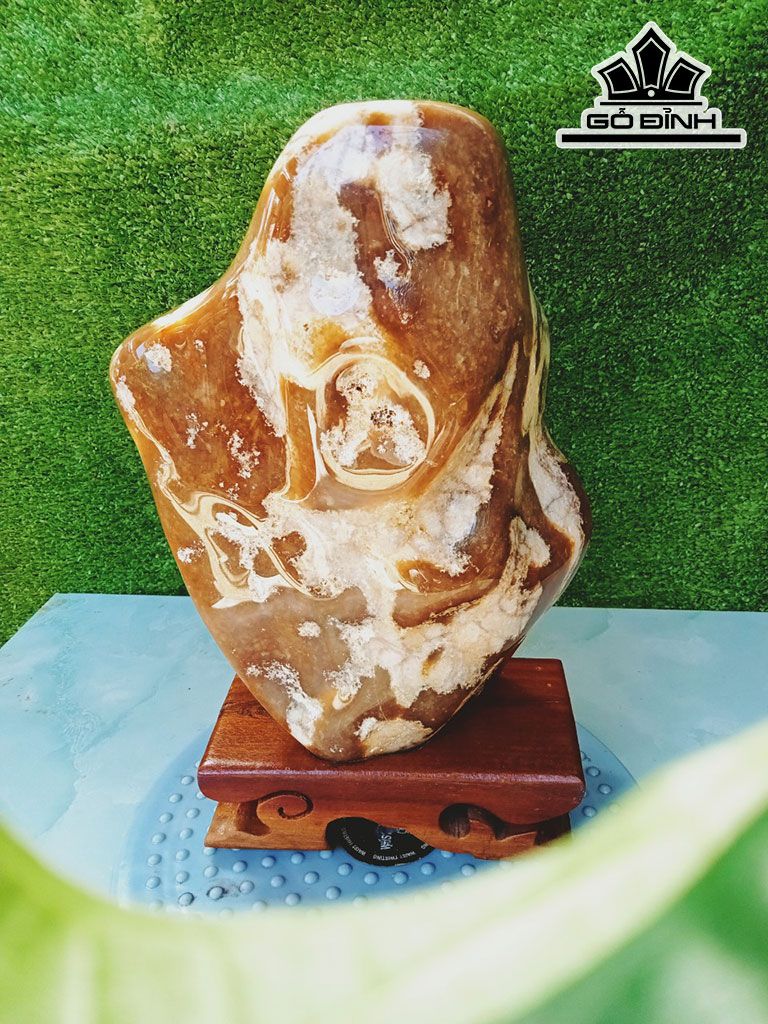 Tác Phẩm Đá Mã Não Cao 29 Ngang 18 (cm) 4kg