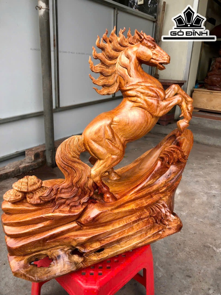 tuong-ngua-phong-thuy-nhat-ma-phi-thien-go-huong-cao-54-ngang-48-sau-25-cm-463998