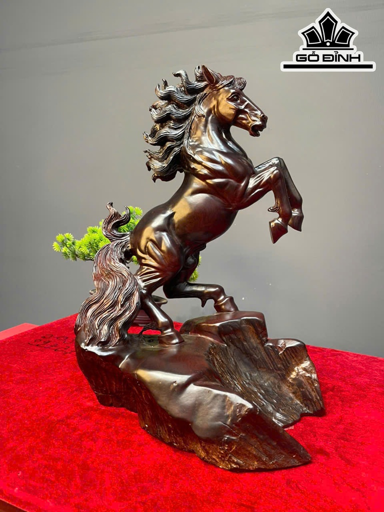 tuong-ngua-phong-thuy-nhat-ma-phi-thien-go-trac-cao-40-ngang-30-sau-22-cm-464322