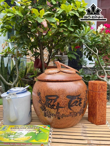 Vỏ Bình Giữ Nhiệt Nắp Măng Cụt Khắc Chữ Phát Tài Gỗ Dừa Loại 0,8 Lít