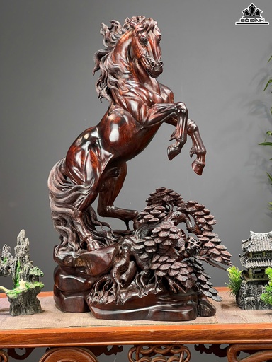Tượng Ngựa Phong Thủy (Nhất Mã Phi Thiên) Gỗ Trắc Cao 59 Ngang 41 Sâu 20 (cm)