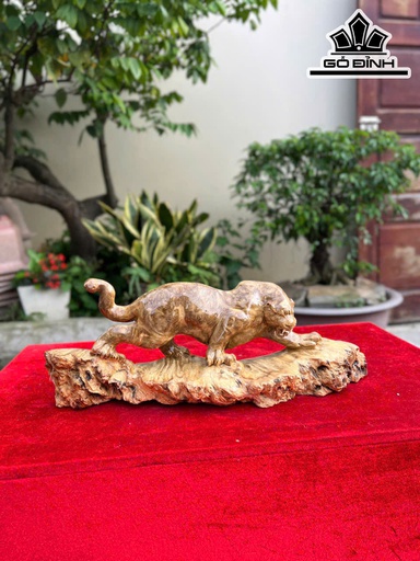 Tượng Báo Săn Mồi Gỗ Nu Nghiến Cao 14 Ngang 39 Sâu 10 (cm)